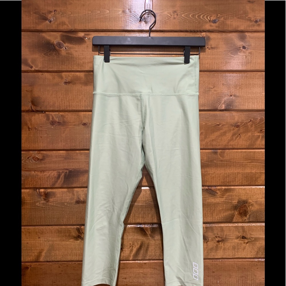 Lorna Jane Awaken Core 7/8 Legging - Picture 2 of 8